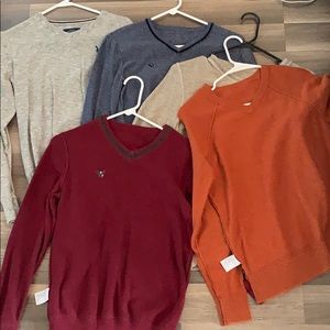 Men’s American Eagle V-Neck sweaters